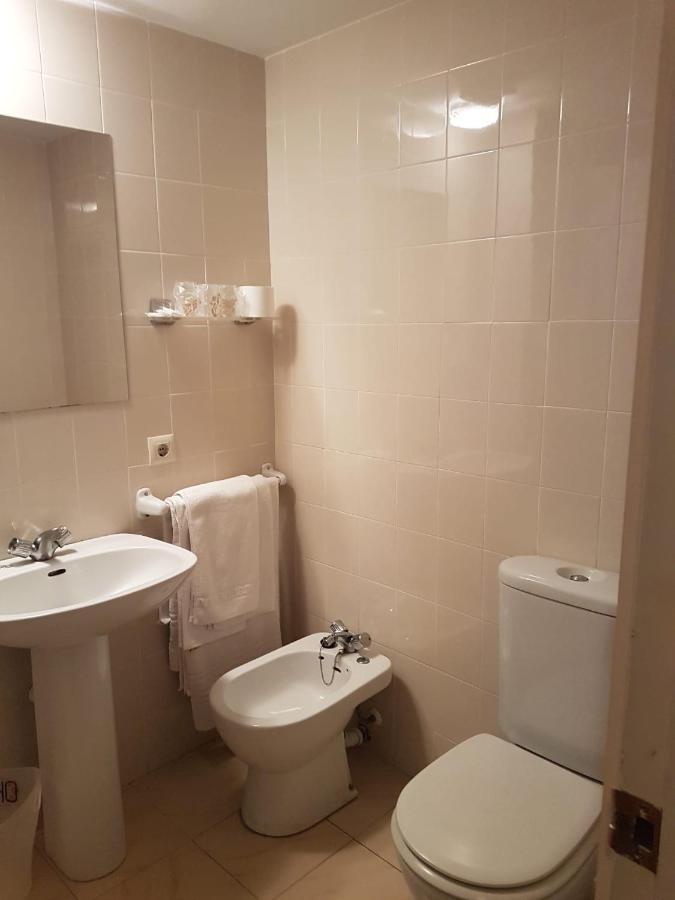 Hostal Galicia 菲格拉斯 外观 照片